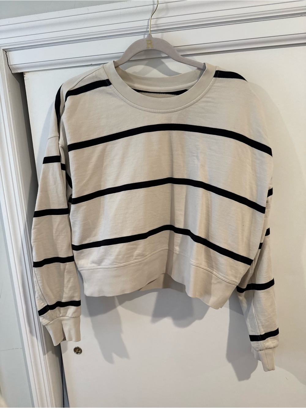 Lululemon Striped Perfectly Oversized Cropped Crew Sz 8 - Picture 2 of 4